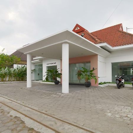 Reddoorz Plus @ Demangan Gejayan Pakualaman Exterior photo